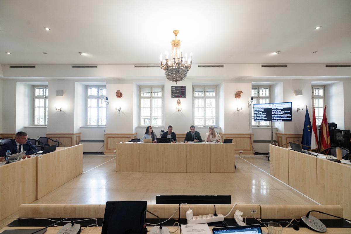 A Budavári Önkormányzat 2025. június 26-i testületi ülése (Fotó: Földházi Árpád/Várnegyed)