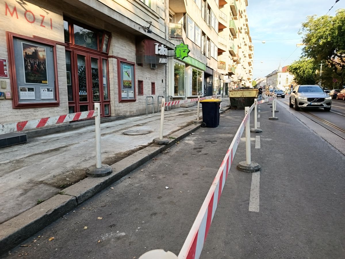 Munkálatok a Krisztina körúton. Fotó: Kuthi Áron
