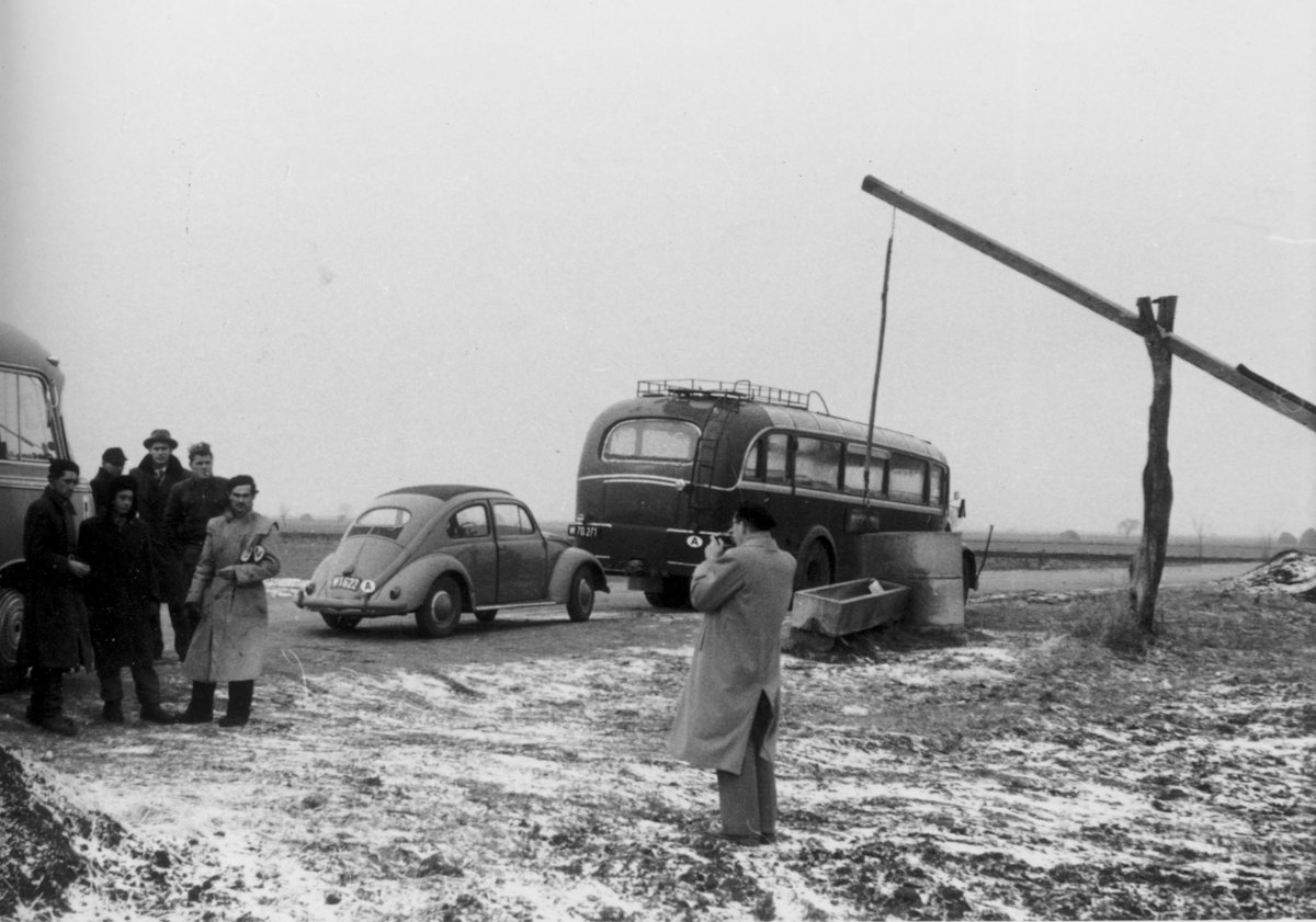 Menekültek 1956-ban az osztrák határnál (Forrás: Kleyer Éva/Fortepan)