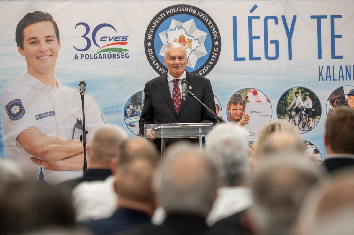 Hegedűs György a Budavári Polgárőrség elnöke a testület 20 éves születésnapi ünnepségén (Fotó: Törő Balázs/Várnegyed)