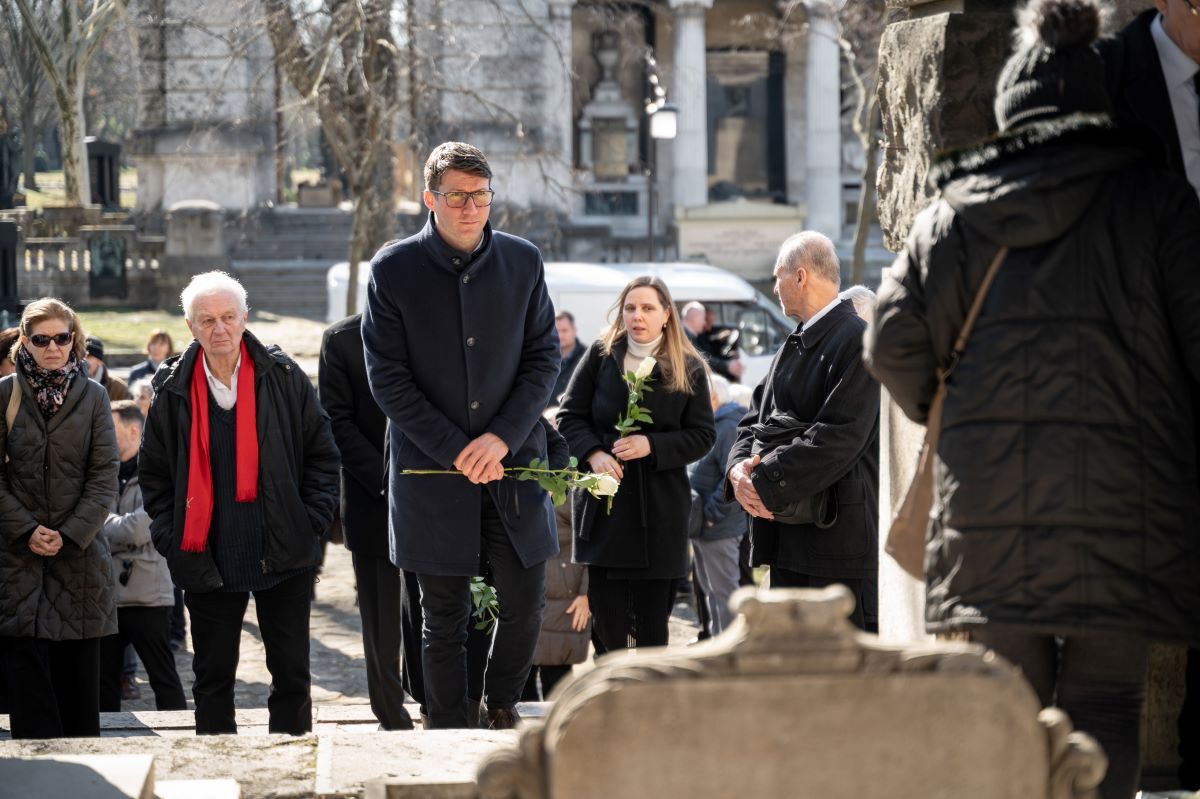 Dragonits Tamás temetése a Fiumei úti sírkertben. Fotó: Törő Balázs